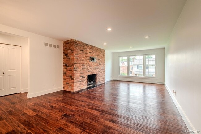 Photo - 551 N Old Woodward Ave Unit 551