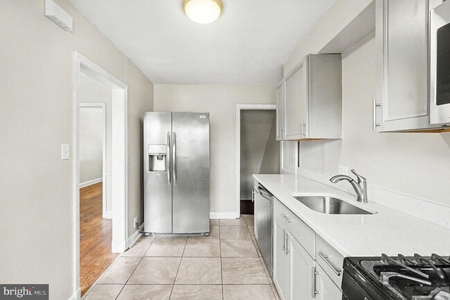 Photo - 828 St Dunstans Rd