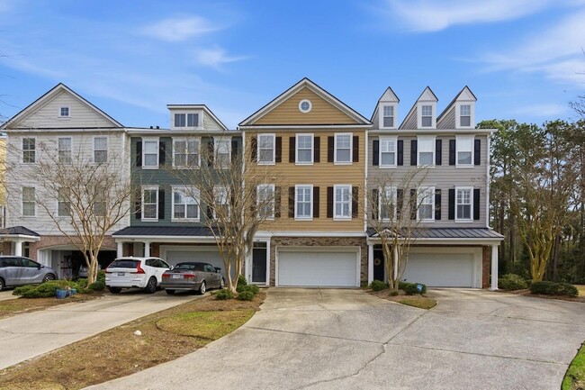 Photo - 124 Palm Cove Way