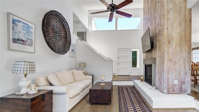 Photo - 19 Rogers Ln