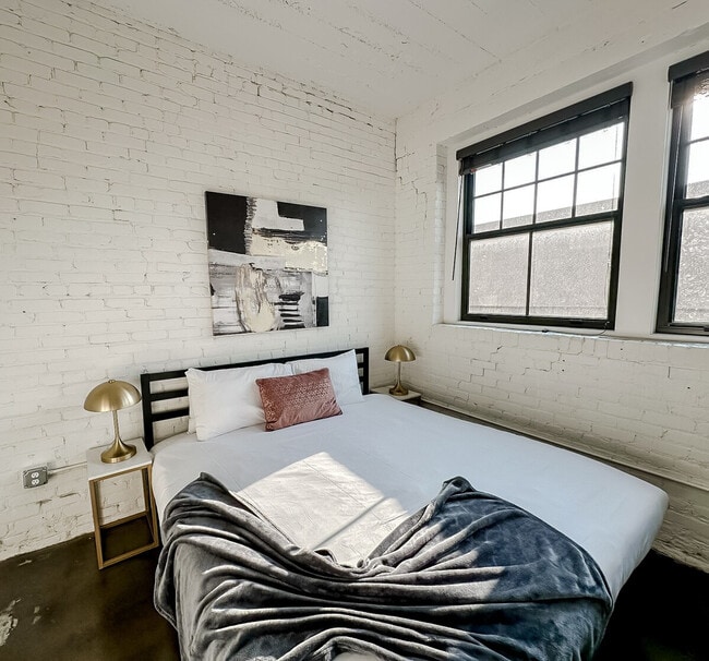 Photo - 701 E 2nd St N Unit ID1075282P