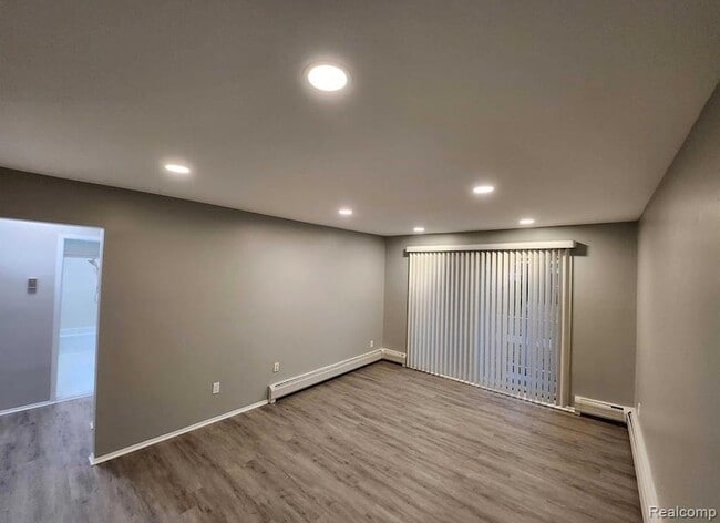 Photo - 2445 Torquay Ave Unit 107