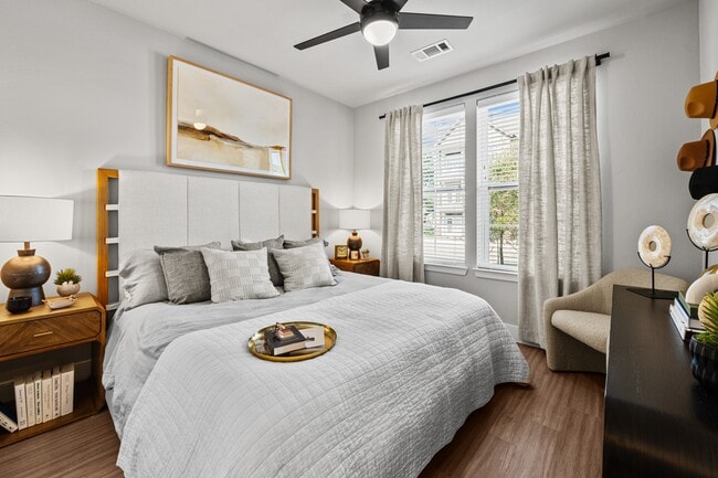 Photo - Lenox Grand