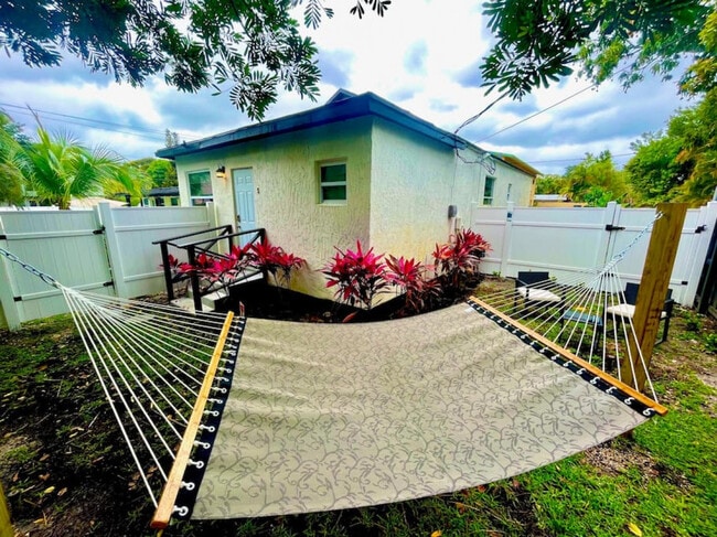 Photo - 625 NE 13th Ave Unit ID1369647P