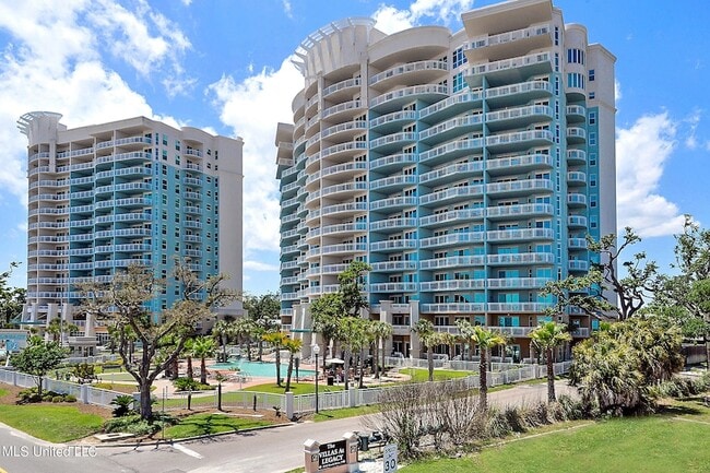 Building Photo - 2228 Beach Dr Unit 905