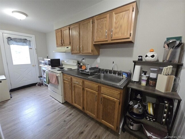 Photo - 174 Clinton St