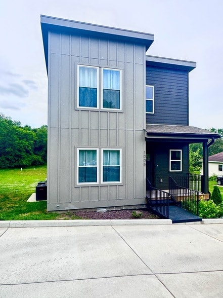 Photo - 1008 Fontaine Dr