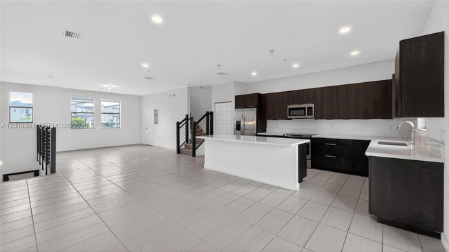Photo - 10467 NW 82nd St Unit 10