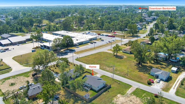 Photo - 703 NW 10th St Unit ID1221918P