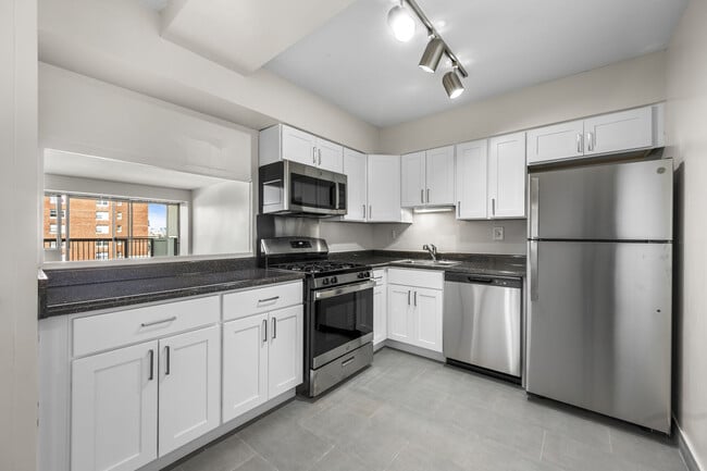 Building Photo - The Longwood