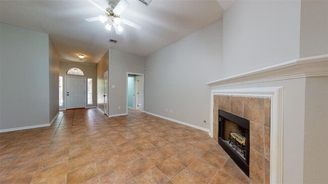 Photo - 217 Augsburg Ct