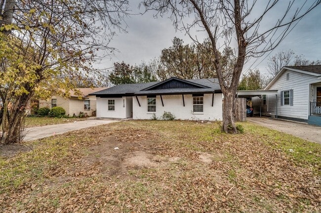 Photo - 2110 Aggie Dr