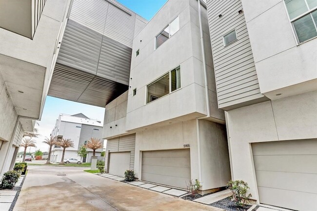 Photo - 5905 E Post Oak Ln