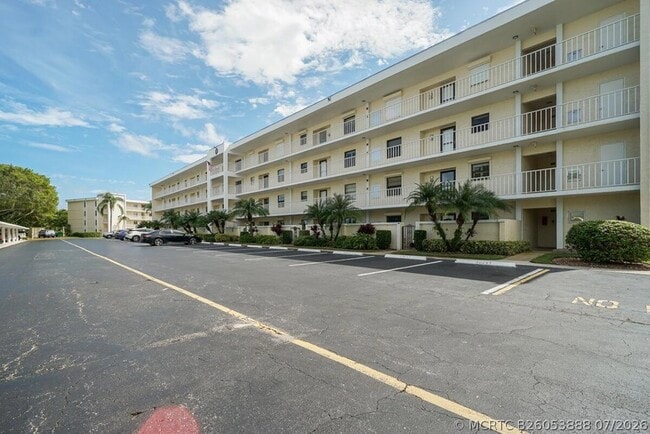 Building Photo - 300 N Hwy A1A Unit F-306