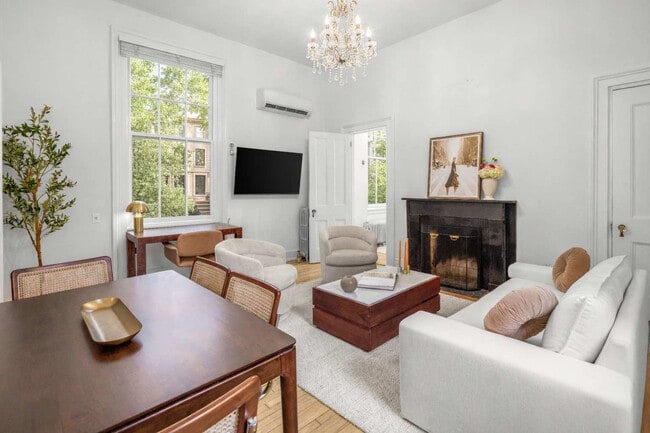 Building Photo - 3 E 9th St Unit SI ID1473046P