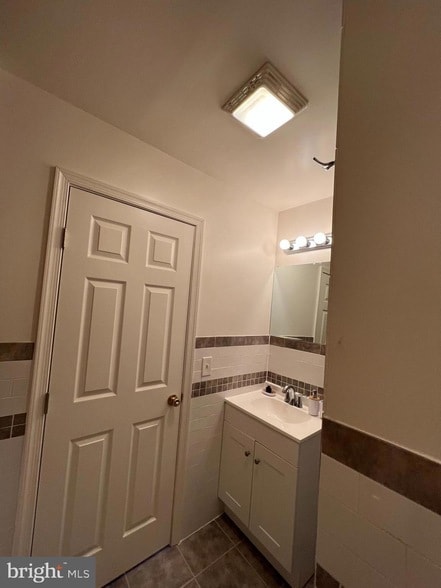 Photo - 623 Columbia Ave Unit B