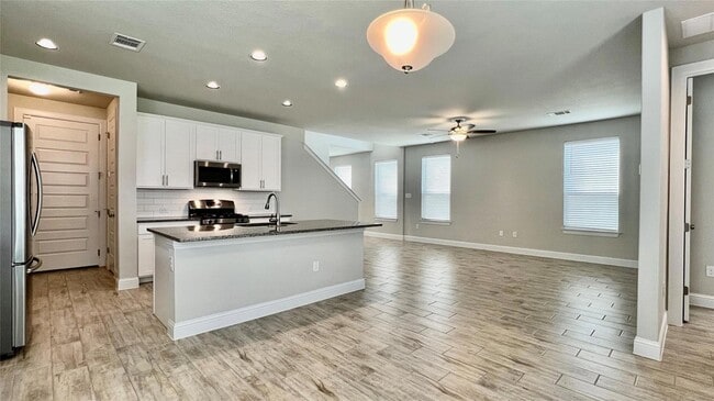 Photo - 17212 Alturas Ave