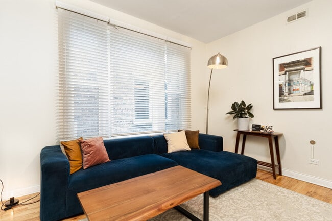 Photo - 2149 W Division St Unit ID1379029P