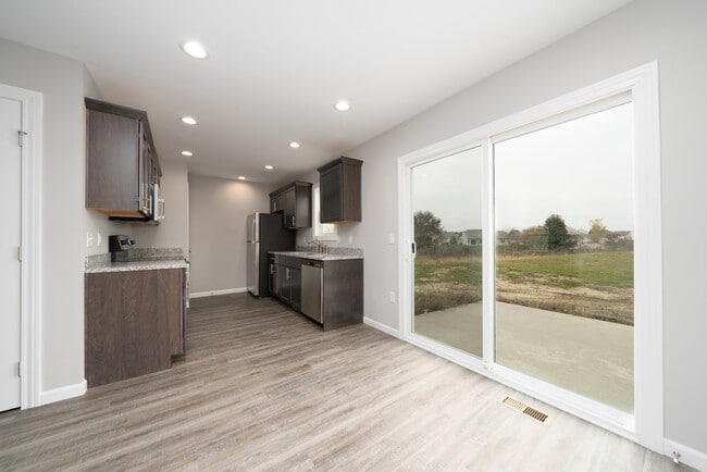 Photo - Somerset Townhomes and Villas