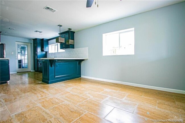 Photo - 315 N 3rd St