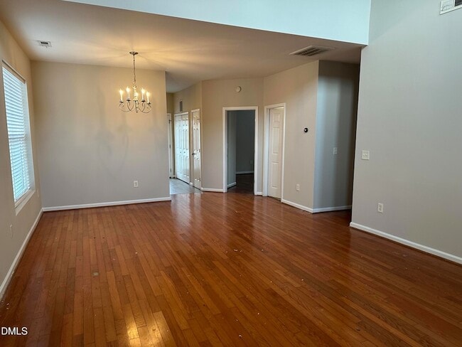 Photo - 553 Writers Way