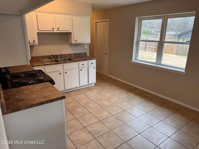 Photo - 5431 Nail Rd