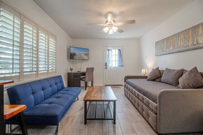 Photo - 3037 Peel Ave Unit ID1094210P