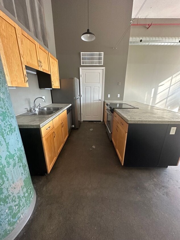 Floor Plan - C4 - 3BR/2BA