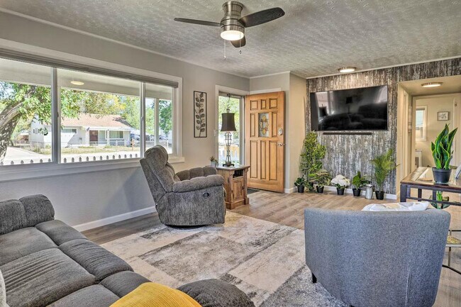 Photo - 1217 Falcon Ave Unit SI ID1385894P