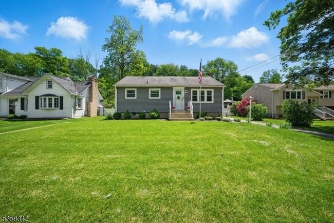 Building Photo - 22 Beaver Brook Ln