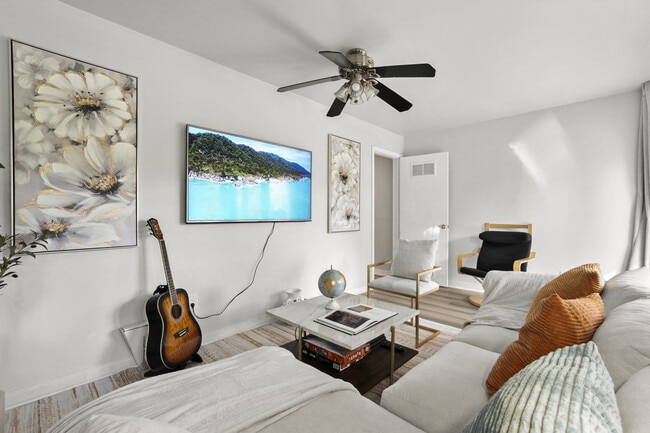 Photo - 4989 Randlett Dr Unit ID1283131P