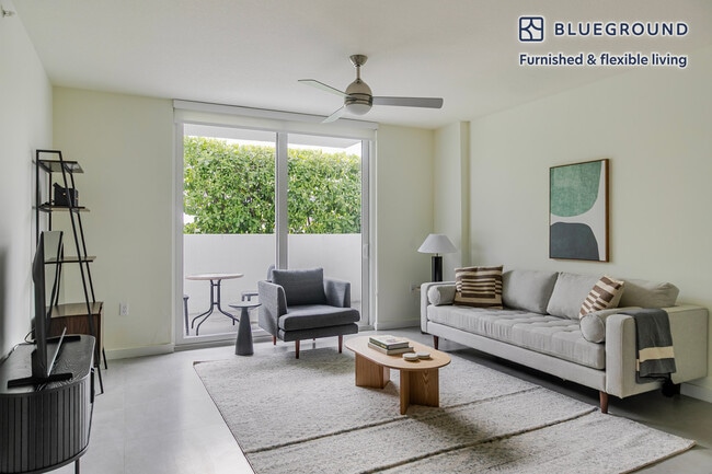 Building Photo - 729 NW 2nd St Unit FL4-ID153