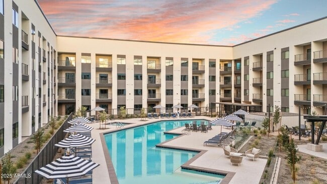 Building Photo - 1225 N Arizona Ave Unit A11