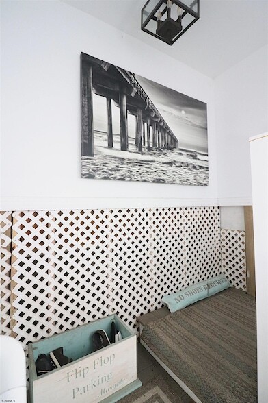 Photo - 9505 Monmouth Ave