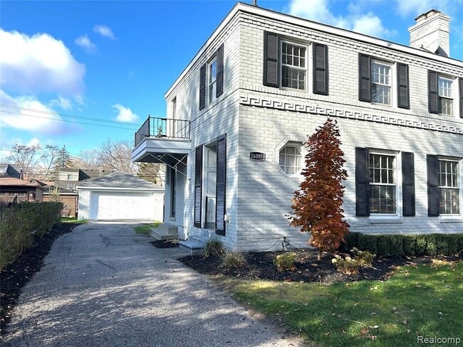 Photo - 26085 Humber St