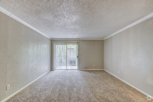 2BR, 1 1/2BA - 992SF - Living Room - Pont Alba