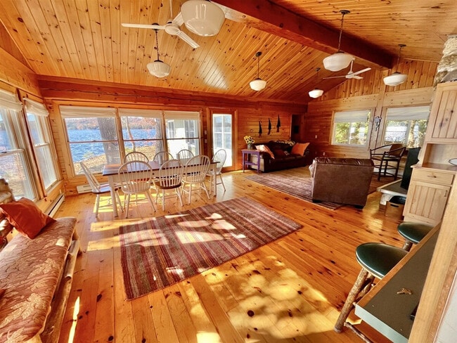 Photo - 11 Basswood Bay Rd Unit ID1255643P