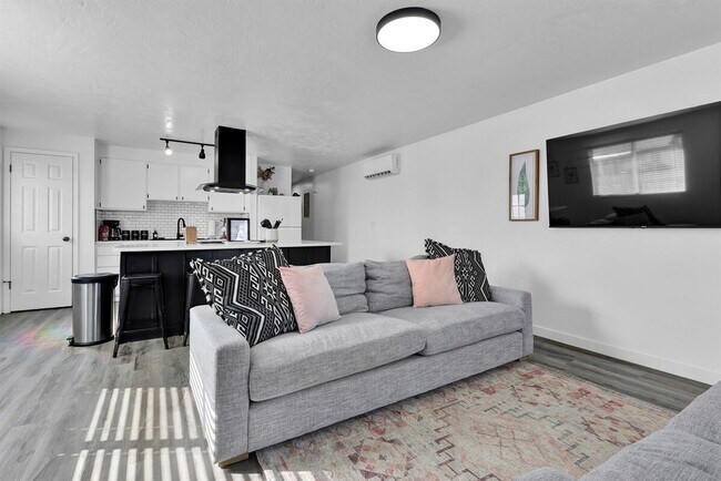 Photo - 2113 S Owyhee St Unit SI ID1547104P