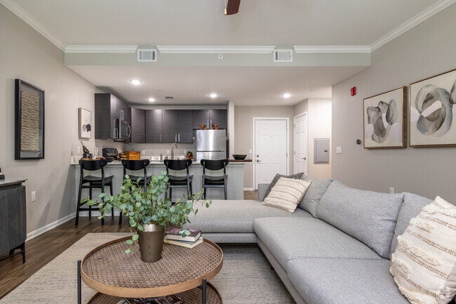 1BR, 1BA - 779SF - Living Room - Kinsley Forest