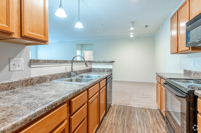 KITCHEN - Market Street Station Apartments