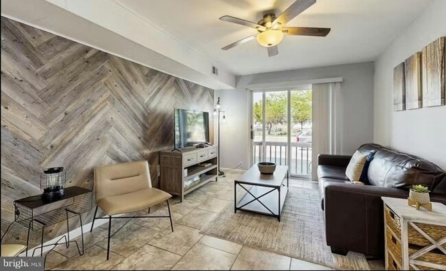 Building Photo - 105 Jamestown Rd Unit A