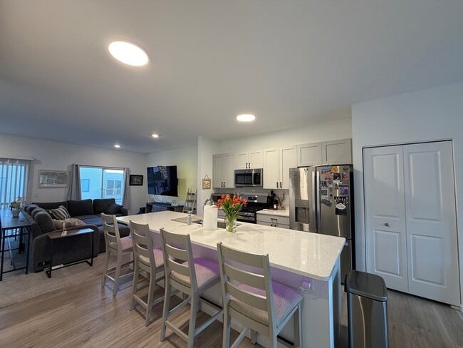 Photo - 235 Regency Ct