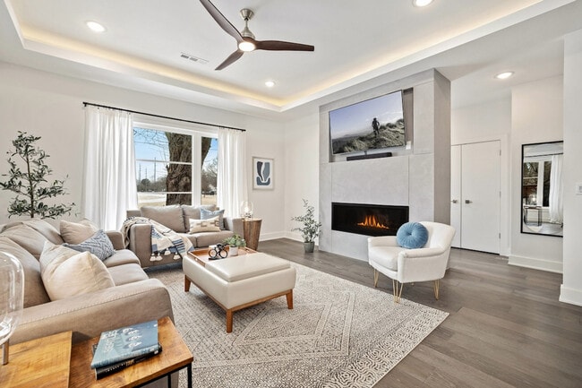 Building Photo - 1160 NW D St Unit ID1221808P