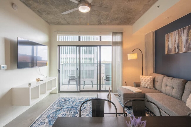 Building Photo - 814 N 4th St Unit ID1263028P