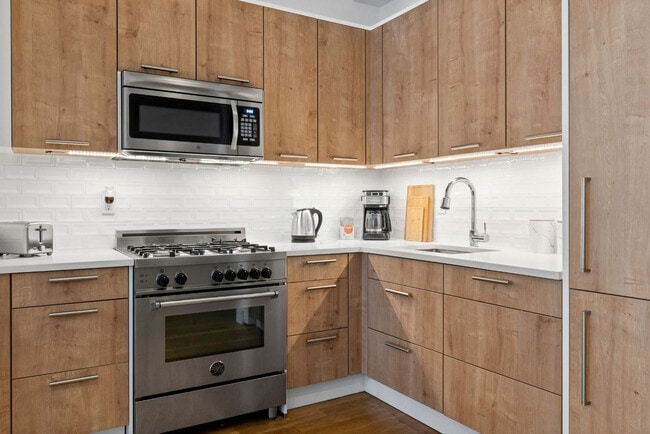 Photo - 517 W 45th St Unit SI ID1224963P