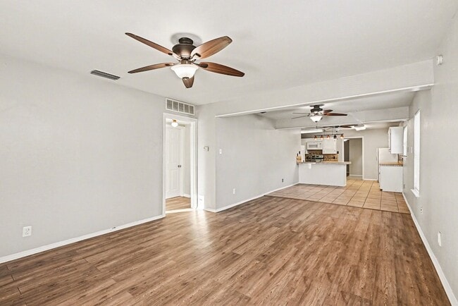 Photo - 3720 Stanley Ave