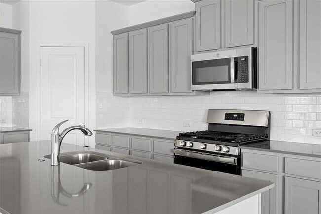 Photo - 325 Escondido Cir