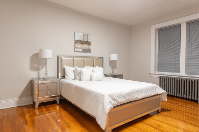 Photo - Randolph Manor Apartments