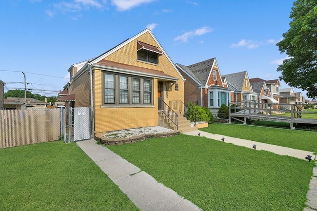 Photo - 6452 S Knox Ave