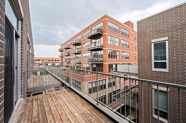 Photo - 1243 W Madison St Unit ID1026687P